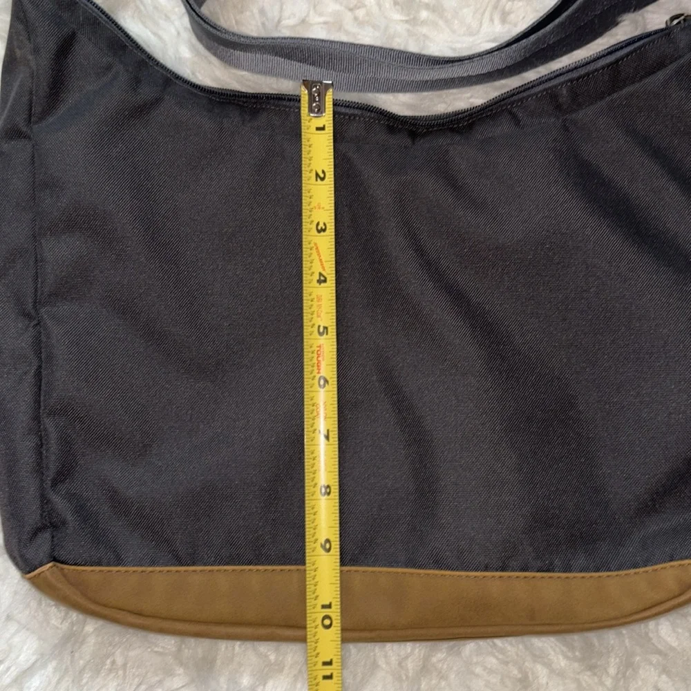 Columbia Sportswear Co. Canvas Crossbody Shoulder Bag - Picture 5 of 16